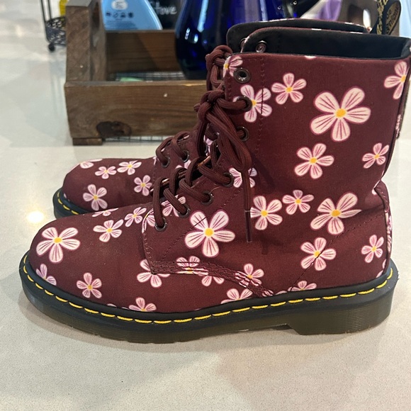 Dr. Martens Maroon with Pink Floral Boots Size 8 - Picture 3 of 7